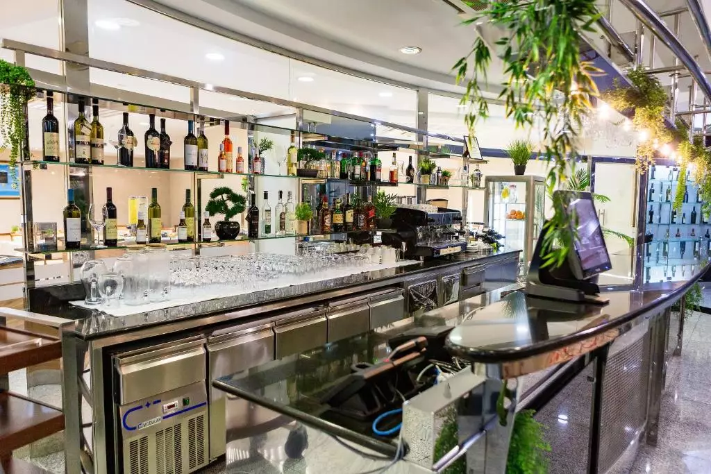 بار هتل کینگز پارک دبی